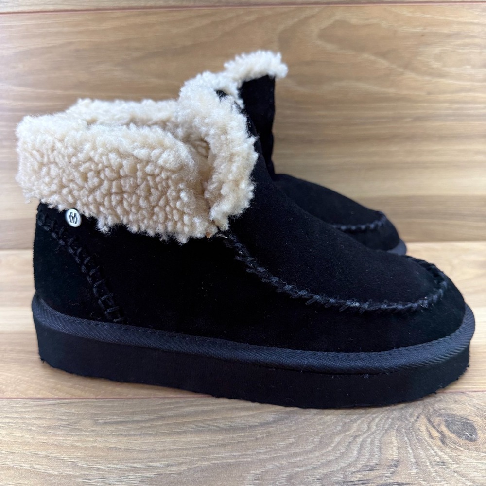 Minnetonka Chandra Suede Slipper Boot Womens 7 Black Moc Toe Faux Sherpa Cozy